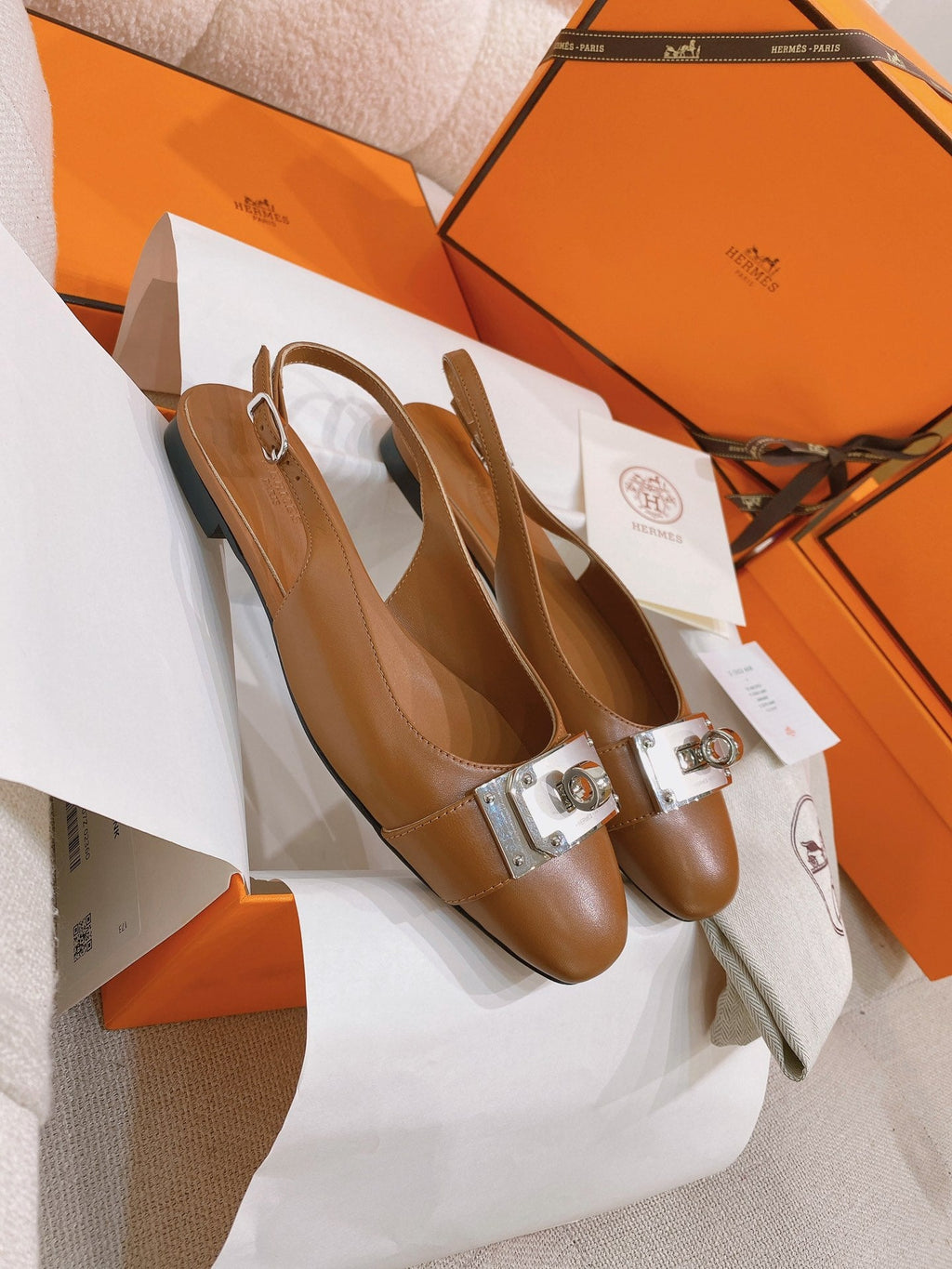 HM 26S INNOCENTE SLINGBACK IN CARAMEL BROWN CALFSKIN SILVER HARDWARE
