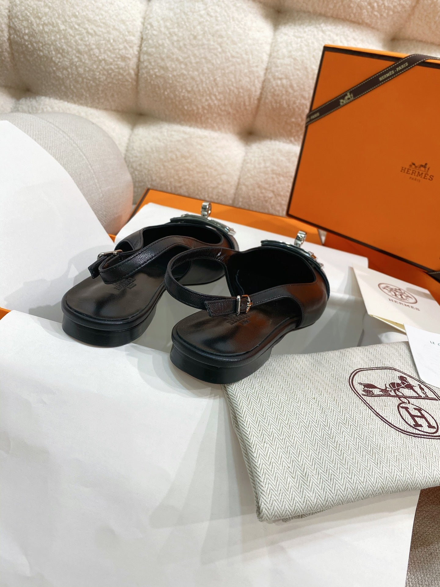 HM 26S INNOCENTE SLINGBACK IN BLACK CALFSKIN SILVER HARDWARE