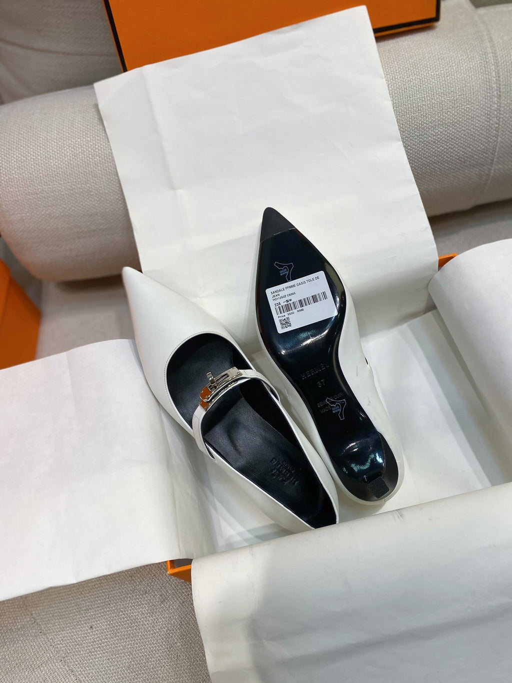 HM 26S MARY JANE POINTED TOE HEELS 40MM IN CREAM WHITE CALFSKIN KELLY BUCKLE