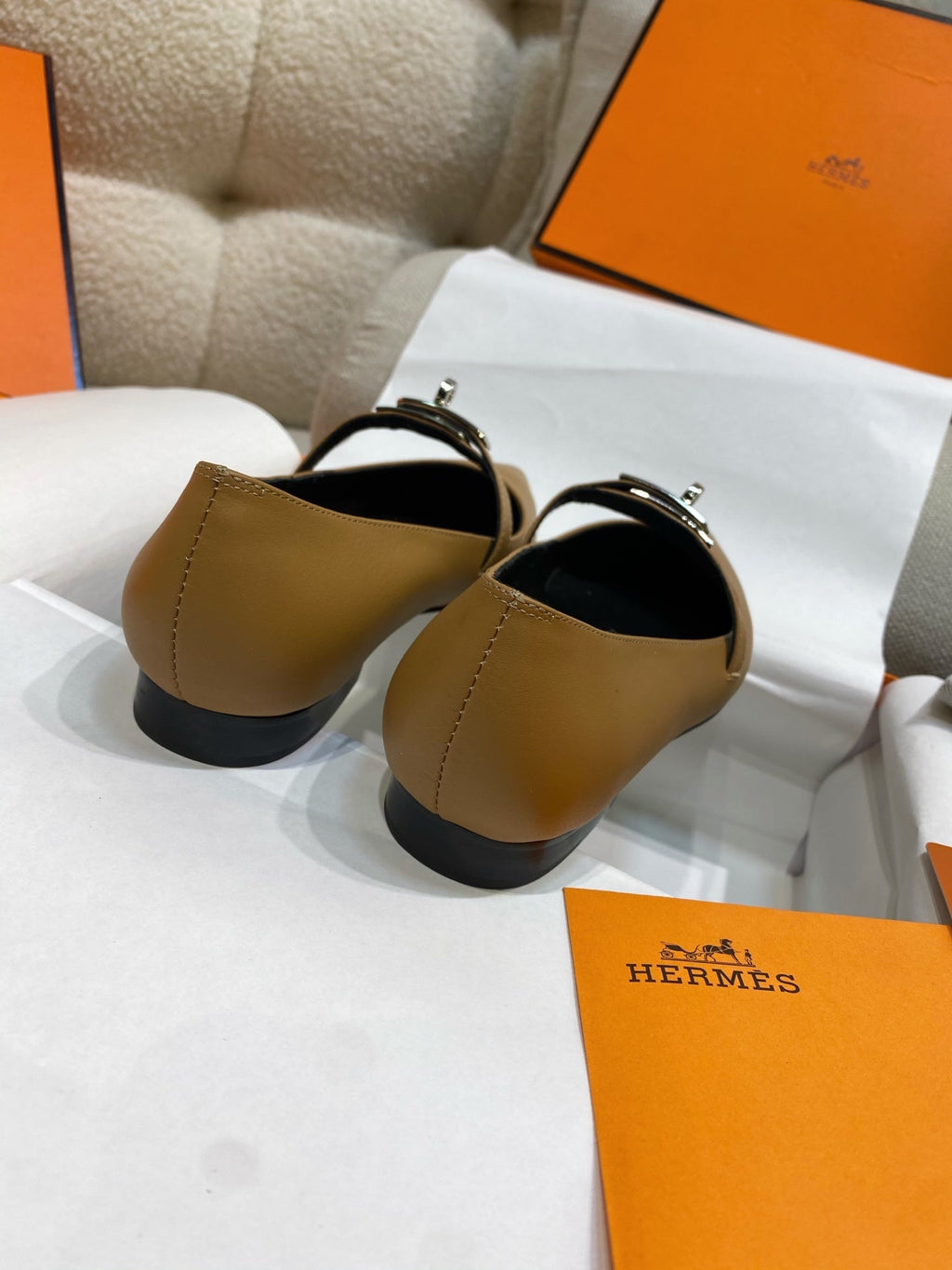 HM 26S KELLY BUCKLE MARY JANE POINTED FLATS IN BROWN CALFSKIN