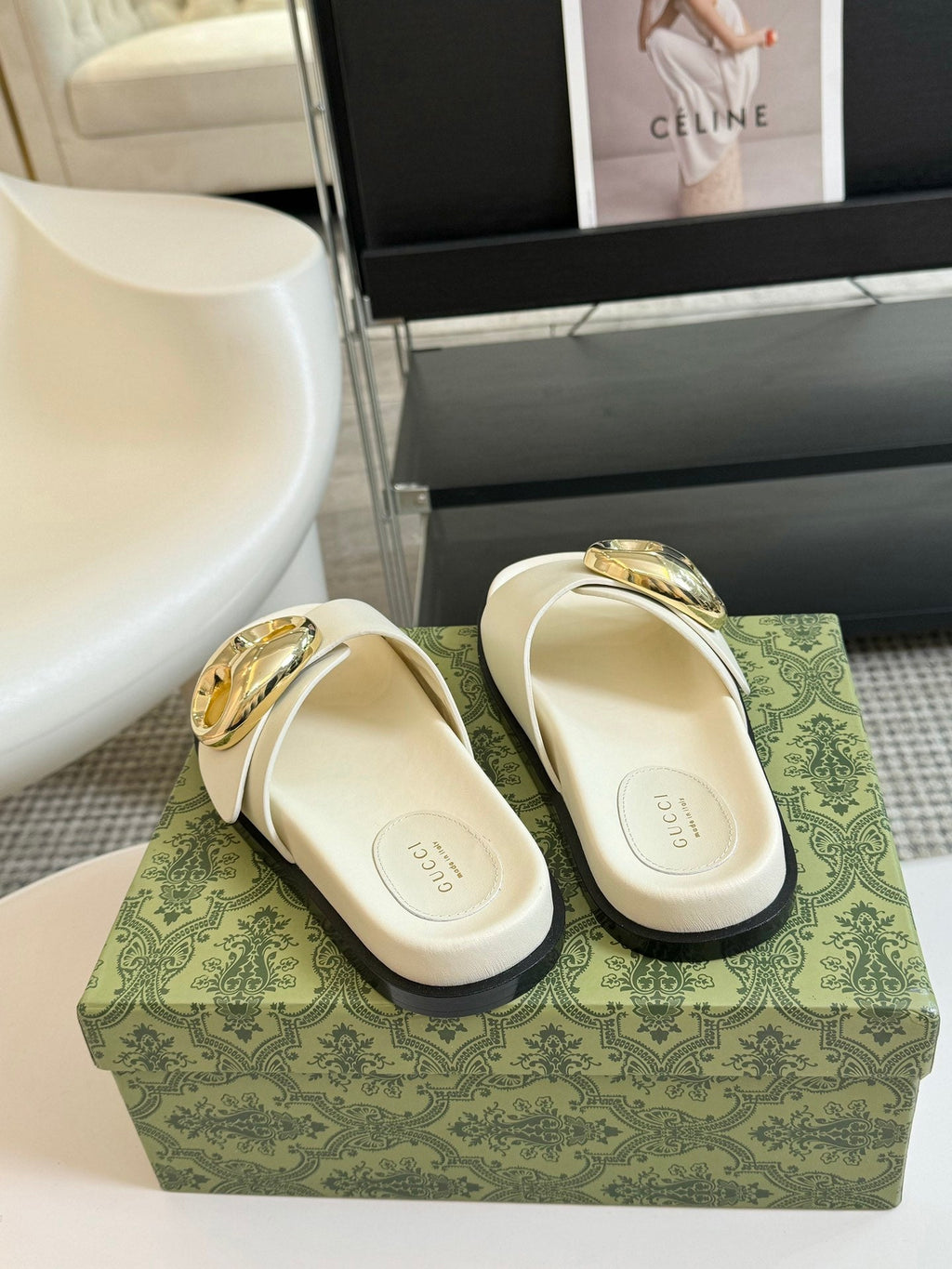 WOMEN'S SLIPPER IN WHITE CALFSKIN WITH GOLD HARDWARE