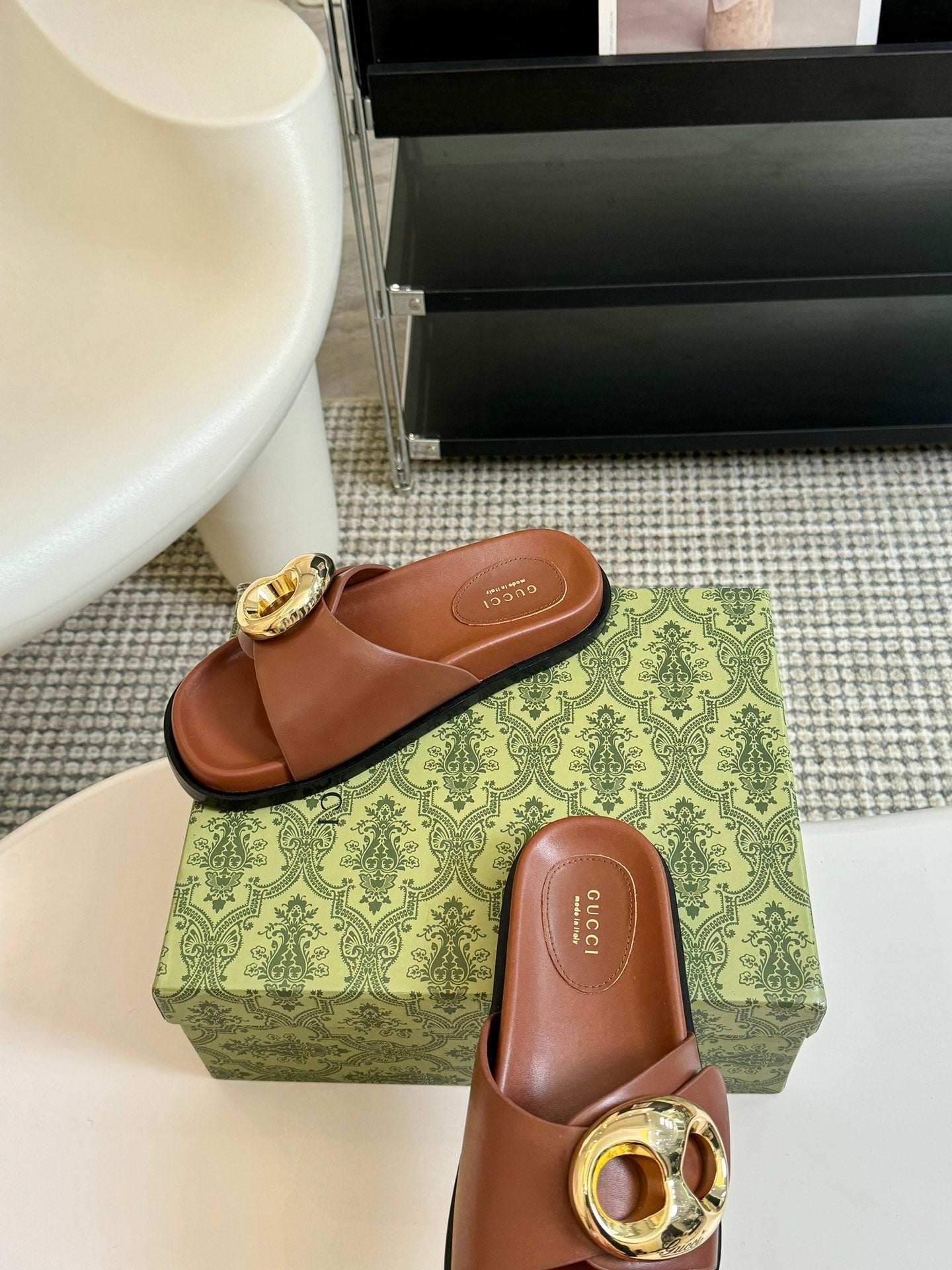 WOMEN'S SLIPPER IN BRONZE BROWN CALFSKIN WITH GOLD HARDWARE