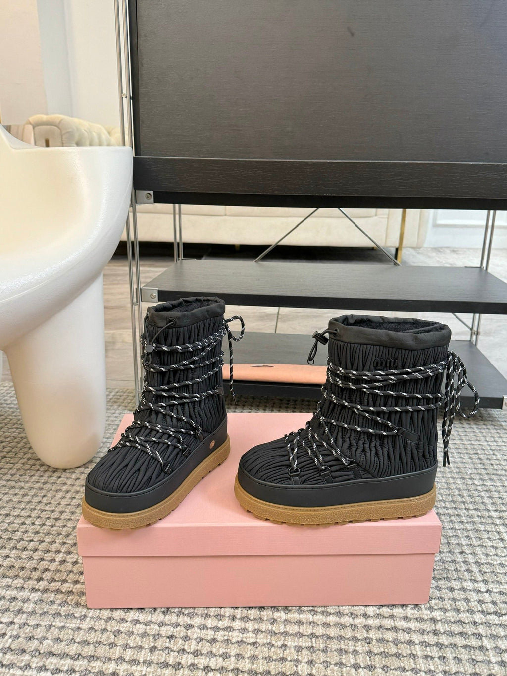 SNOW ANKLE BOOTS IN BLACK WRINKLED NYLON