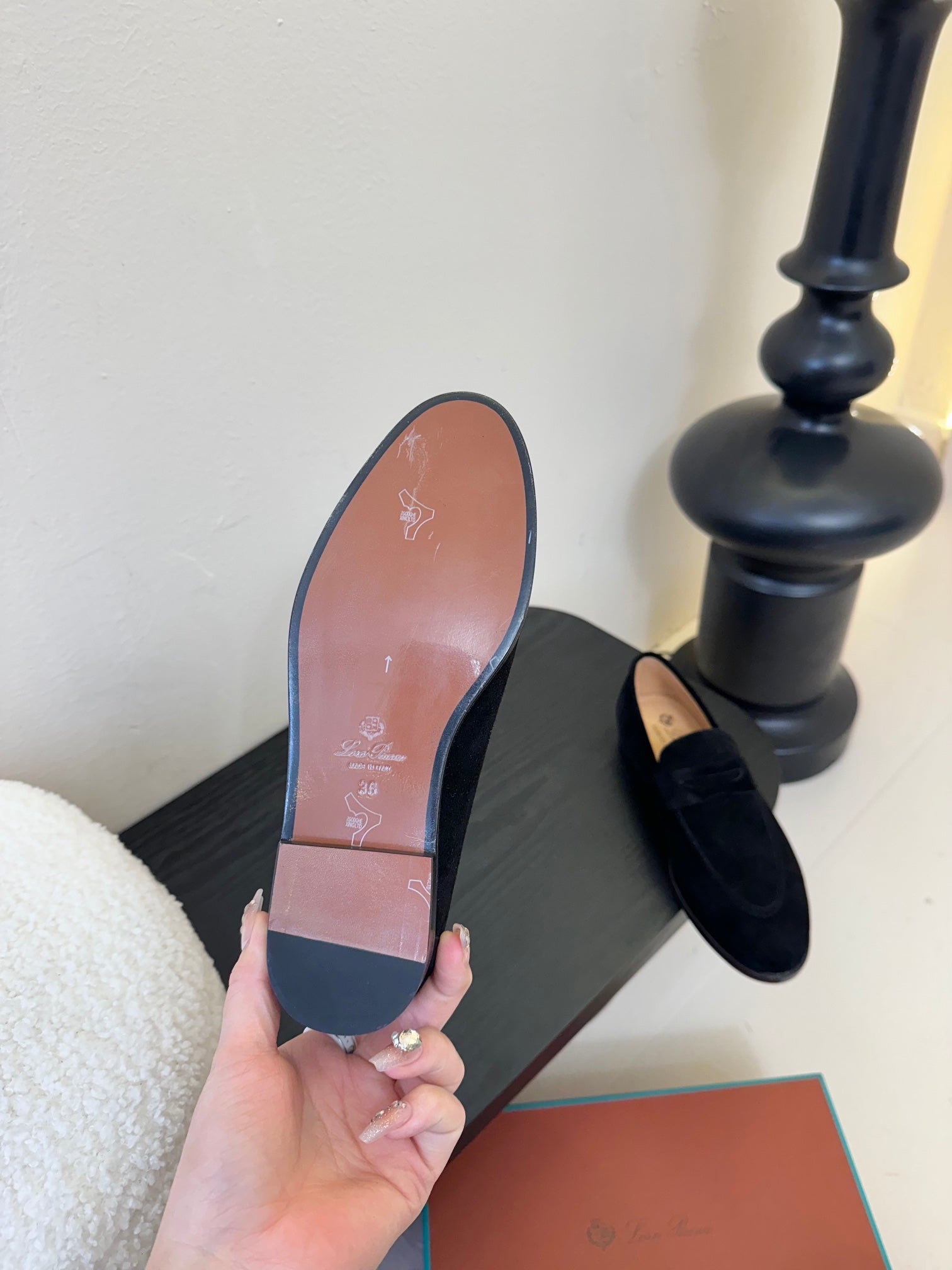 CLASSIC LOAFERS IN BLACK SUEDE