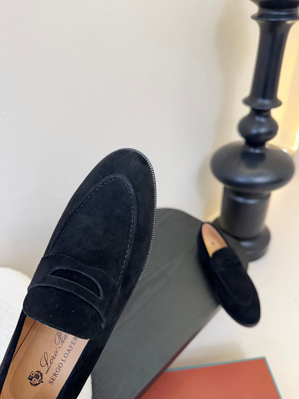 CLASSIC LOAFERS IN BLACK SUEDE