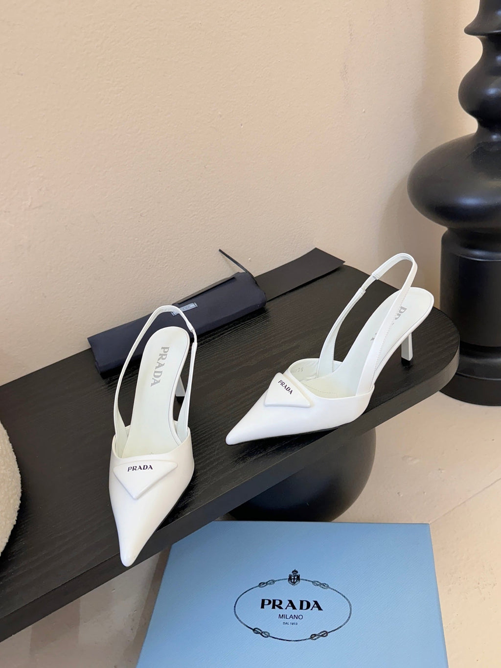 PRADA 26S POINTED TOE SLINGBACK HEELS 60MM IN WHITE CALFSKIN WITH LOGO