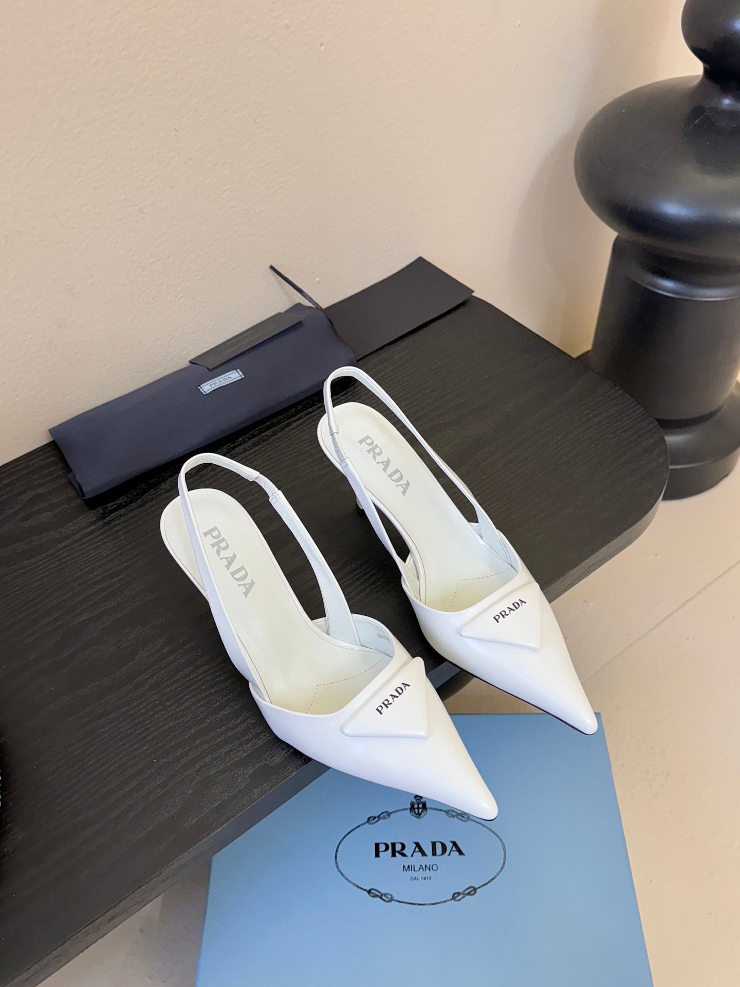 PRADA 26S POINTED TOE SLINGBACK HEELS 60MM IN WHITE CALFSKIN WITH LOGO