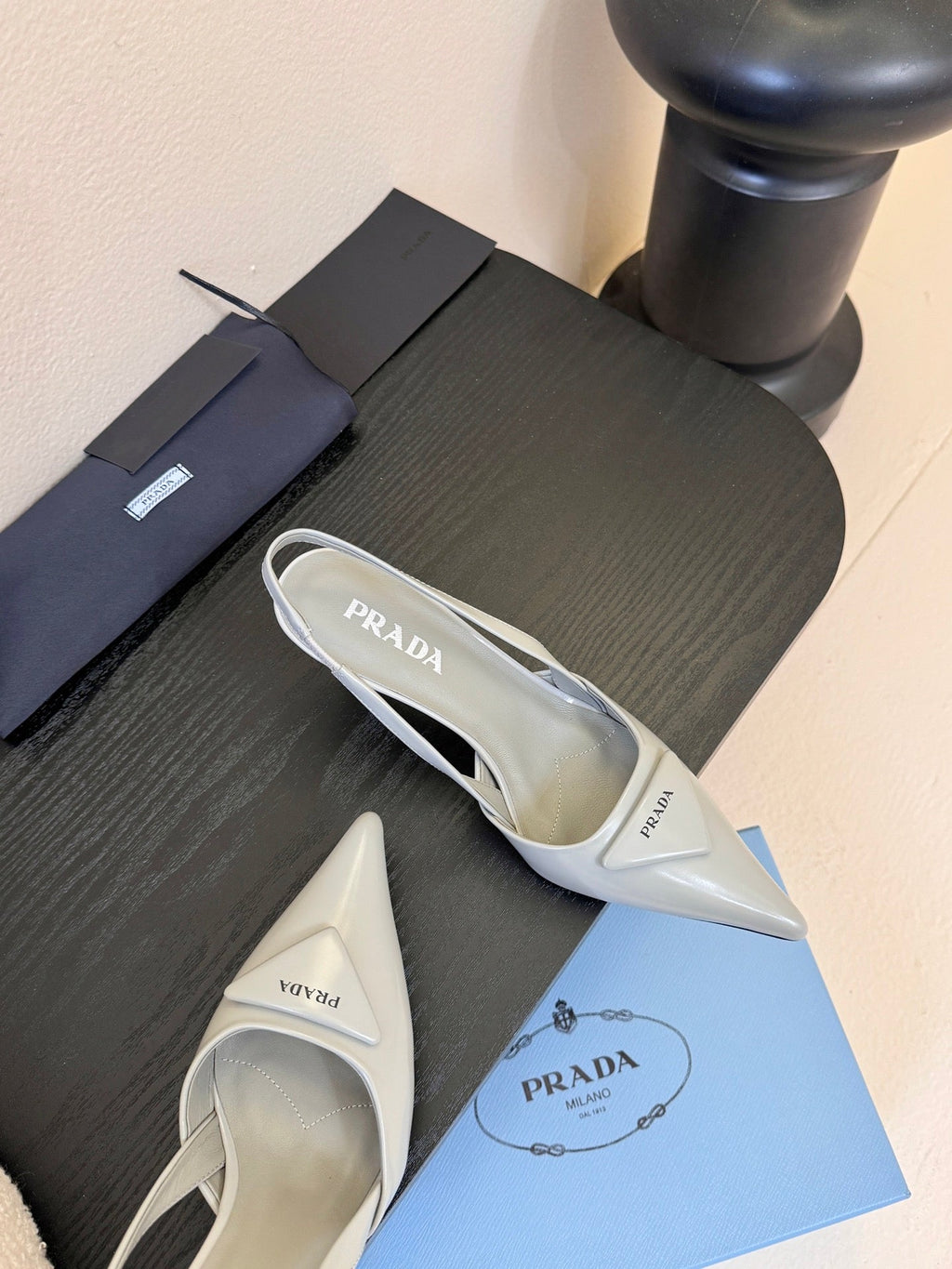 PRADA 26S POINTED TOE SLINGBACK HEELS 60MM IN LIGHT GRAY CALFSKIN WITH LOGO