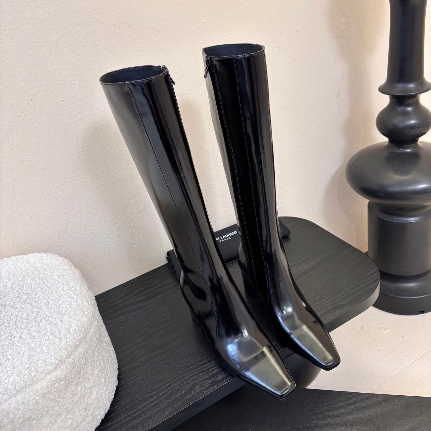 YSL 26S KNEE-HIGH HEELED BOOTS IN BLACK SHINY CALFSKIN