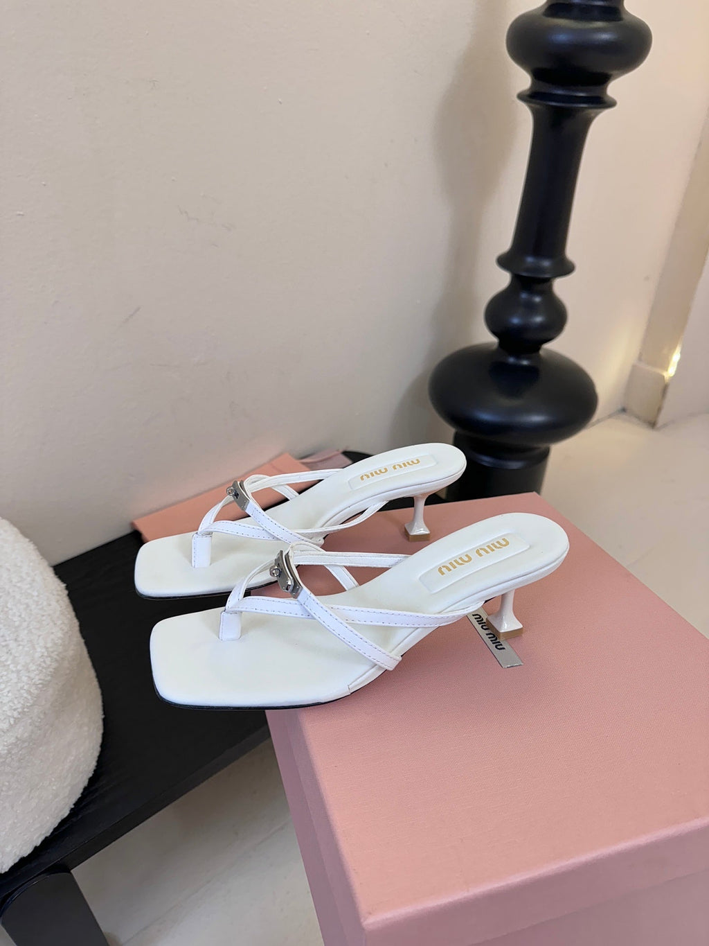 MIUMIU 26S LOW-HEEL THONG SANDALS IN WHITE CALFSKIN