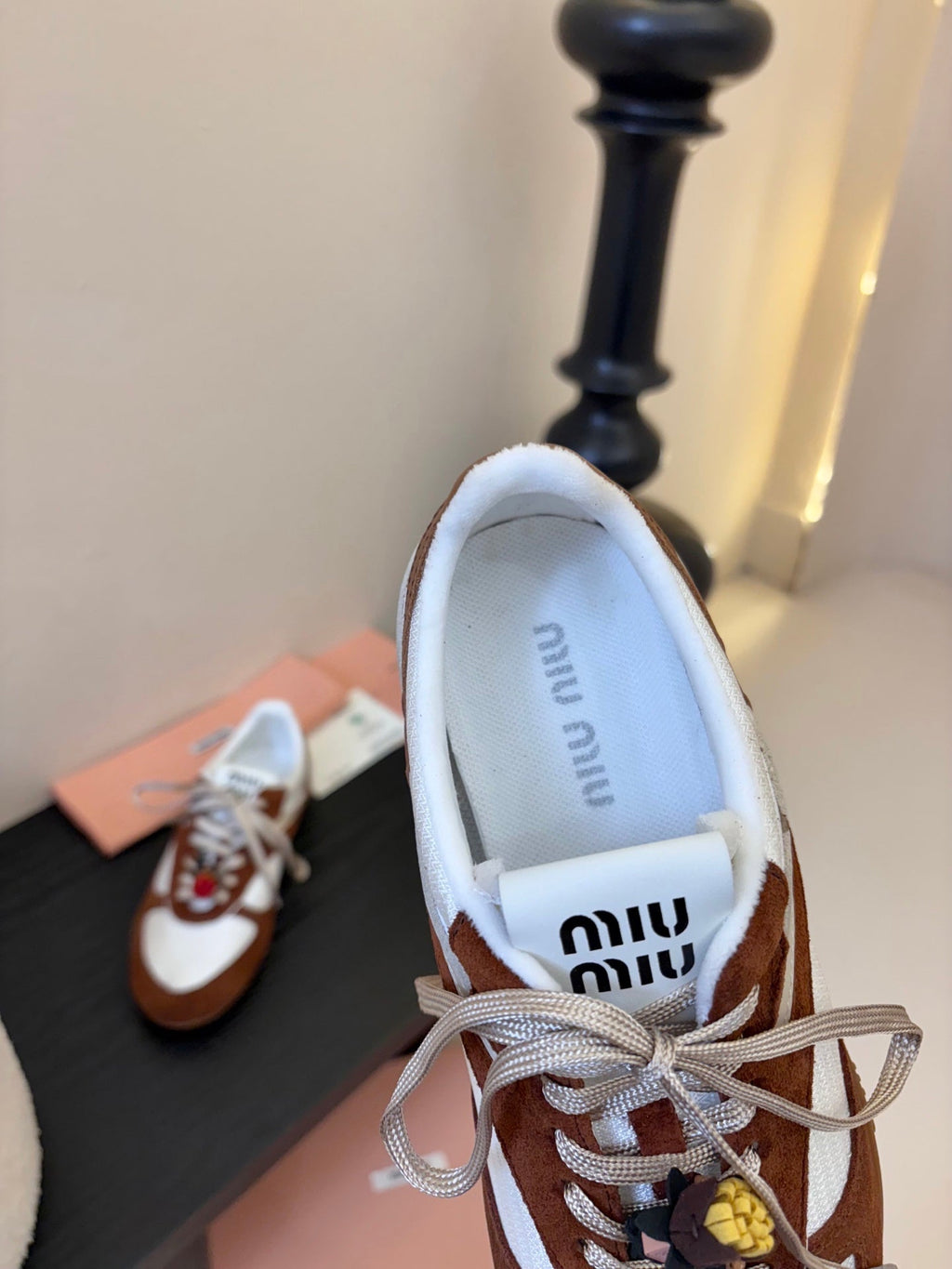 MIUMIU 26S SNEAKERS IN WHITE AND CARAMEL BROWN SUEDE AND MESH