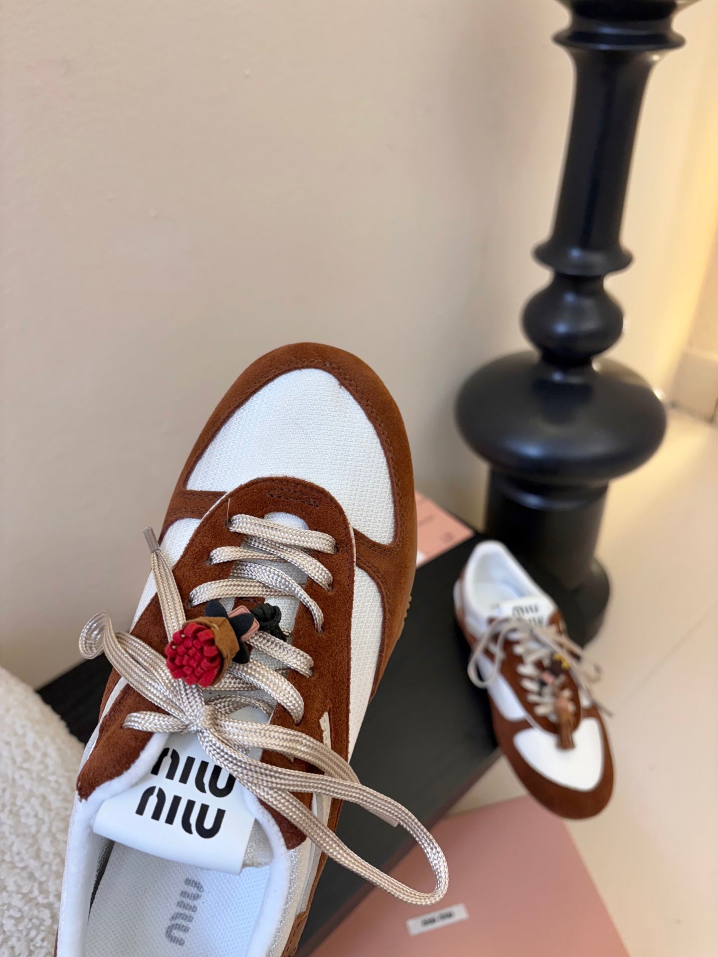 MIUMIU 26S SNEAKERS IN WHITE AND CARAMEL BROWN SUEDE AND MESH
