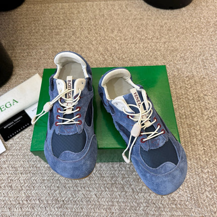 BOTTEGA VENETA 26S SNEAKERS IN NAVY BLUE SUEDE