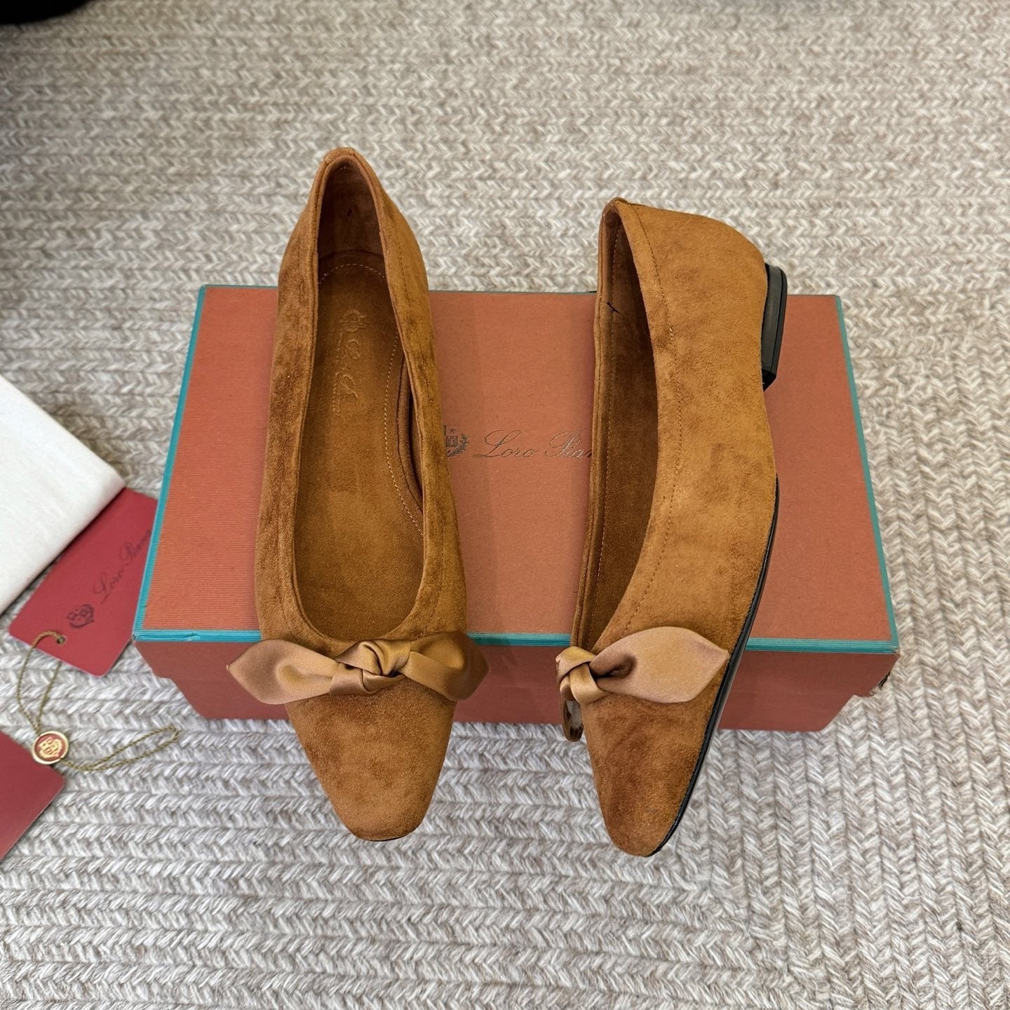 LP 26S BALLET FLATS IN CAMEL BROWN SUEDE WITH SATIN BOW