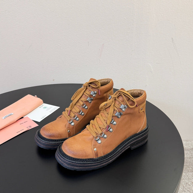 MIUMIU 26S ANKLE MOUNTAIN BOOTS IN CAMEL BROWN CALFSKIN