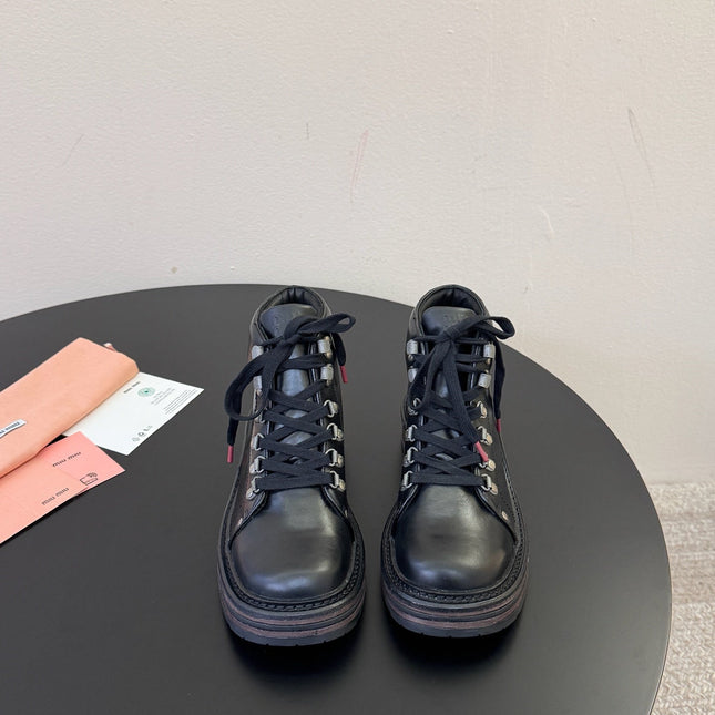 MIUMIU 26S ANKLE MOUNTAIN BOOTS IN BLACK CALFSKIN