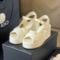 CC CLASSIC WEDGE SANDALS IN WHITE LAMBSKIN