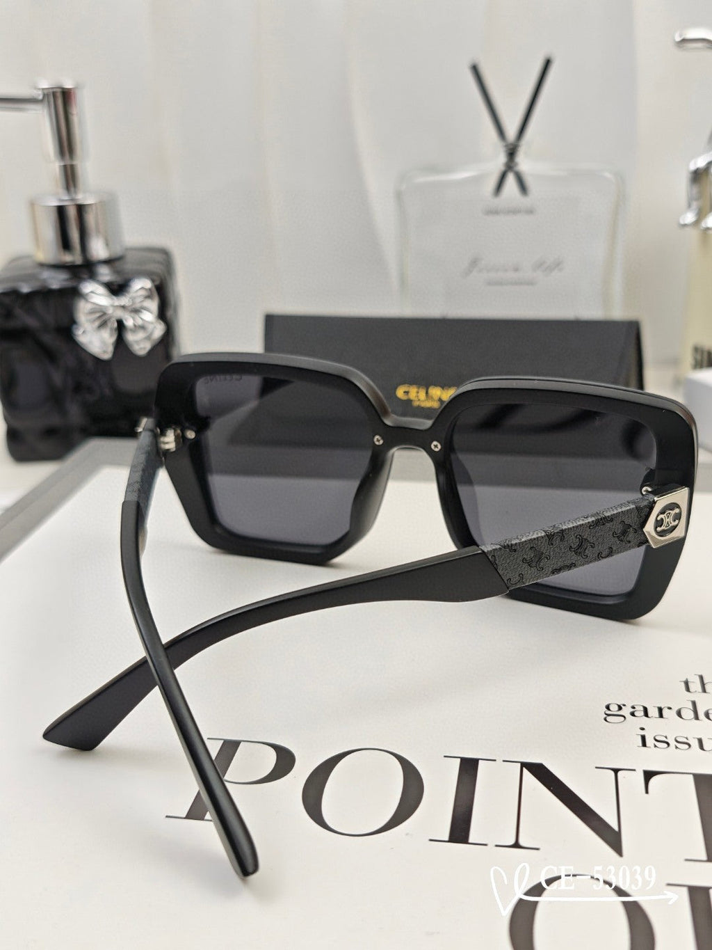 TRIOMPHE SQUARE SUNGLASSES 53039 IN ACETATE