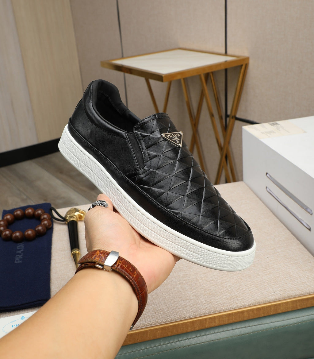 PRA LOAFER IN BLACK EMBOSSED CALFSKIN