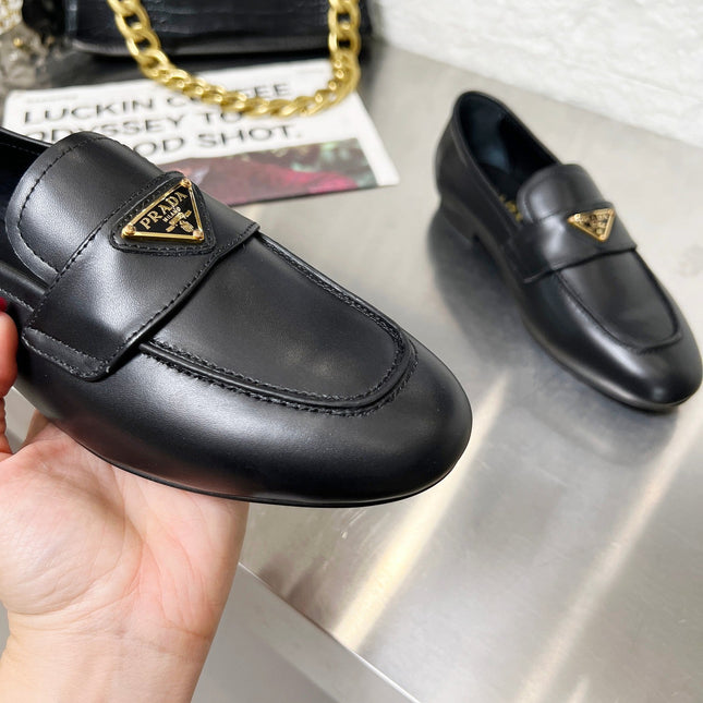 PRADA 26S CLASSIC LOAFERS IN BLACK CALFSKIN WITH LOGO