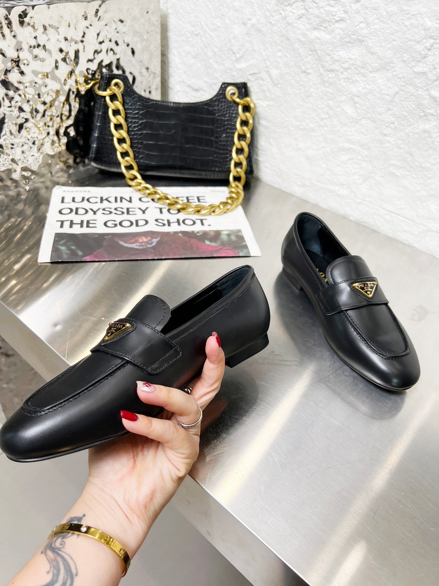 PRADA 26S CLASSIC LOAFERS IN BLACK CALFSKIN WITH LOGO