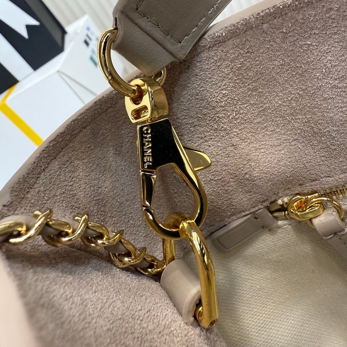 CHANEL 26S BUCKET SHOULDER BAG 26 IN LIGHT BEIGE SUEDE AND CALFSKIN GOLD HARDWARE