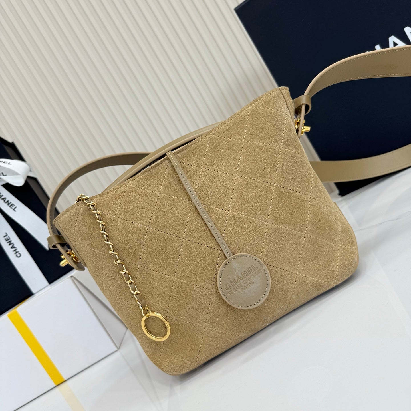 CHANEL 26S BUCKET SHOULDER BAG 26 IN LIGHT BROWN SUEDE AND CALFSKIN GOLD HARDWARE