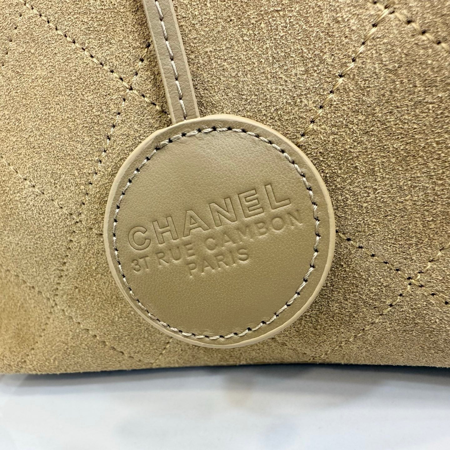 CHANEL 26S BUCKET SHOULDER BAG 26 IN LIGHT BROWN SUEDE AND CALFSKIN GOLD HARDWARE