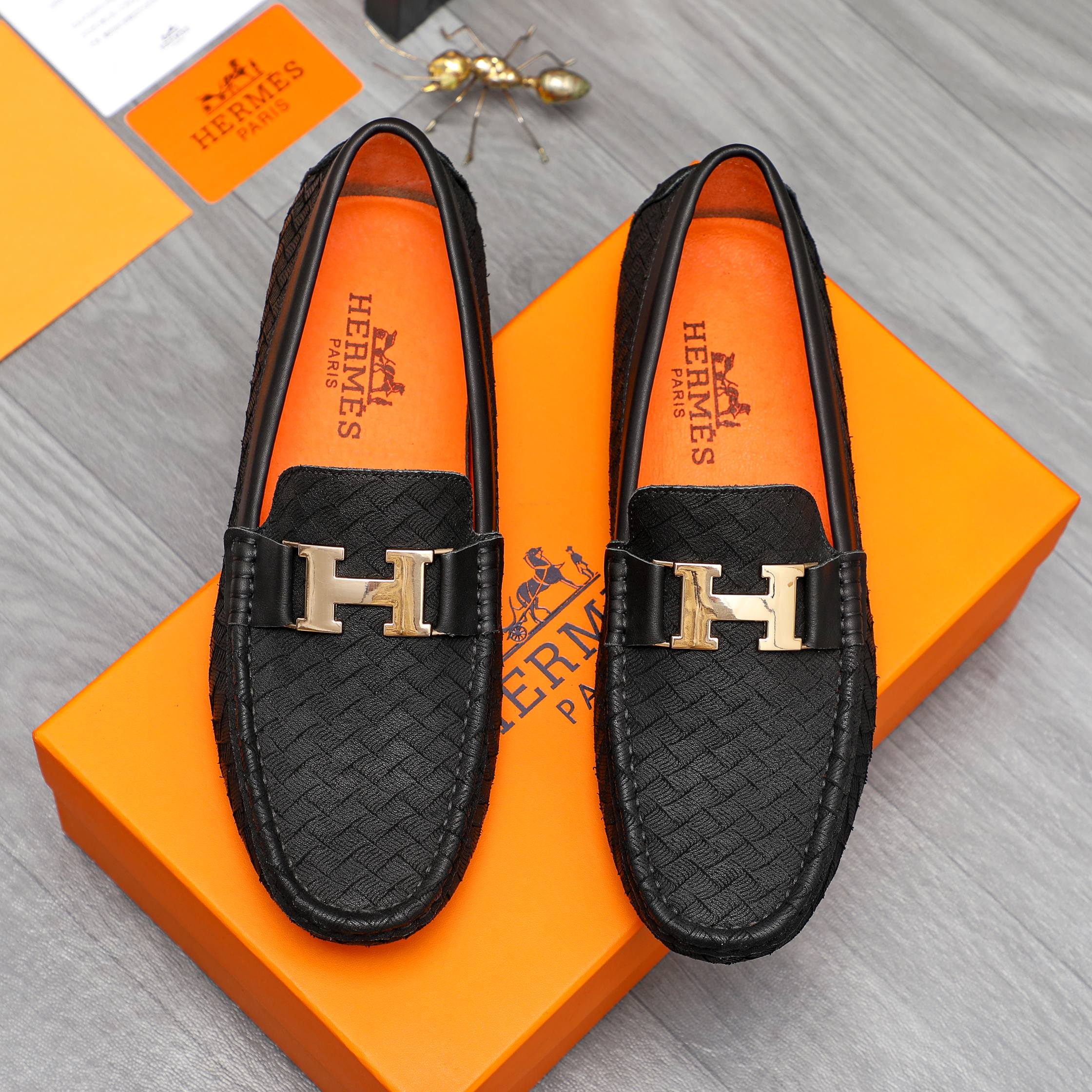 HM H-BUCKLE LOAFER BLACK EMBOSSED LAMBSKIN