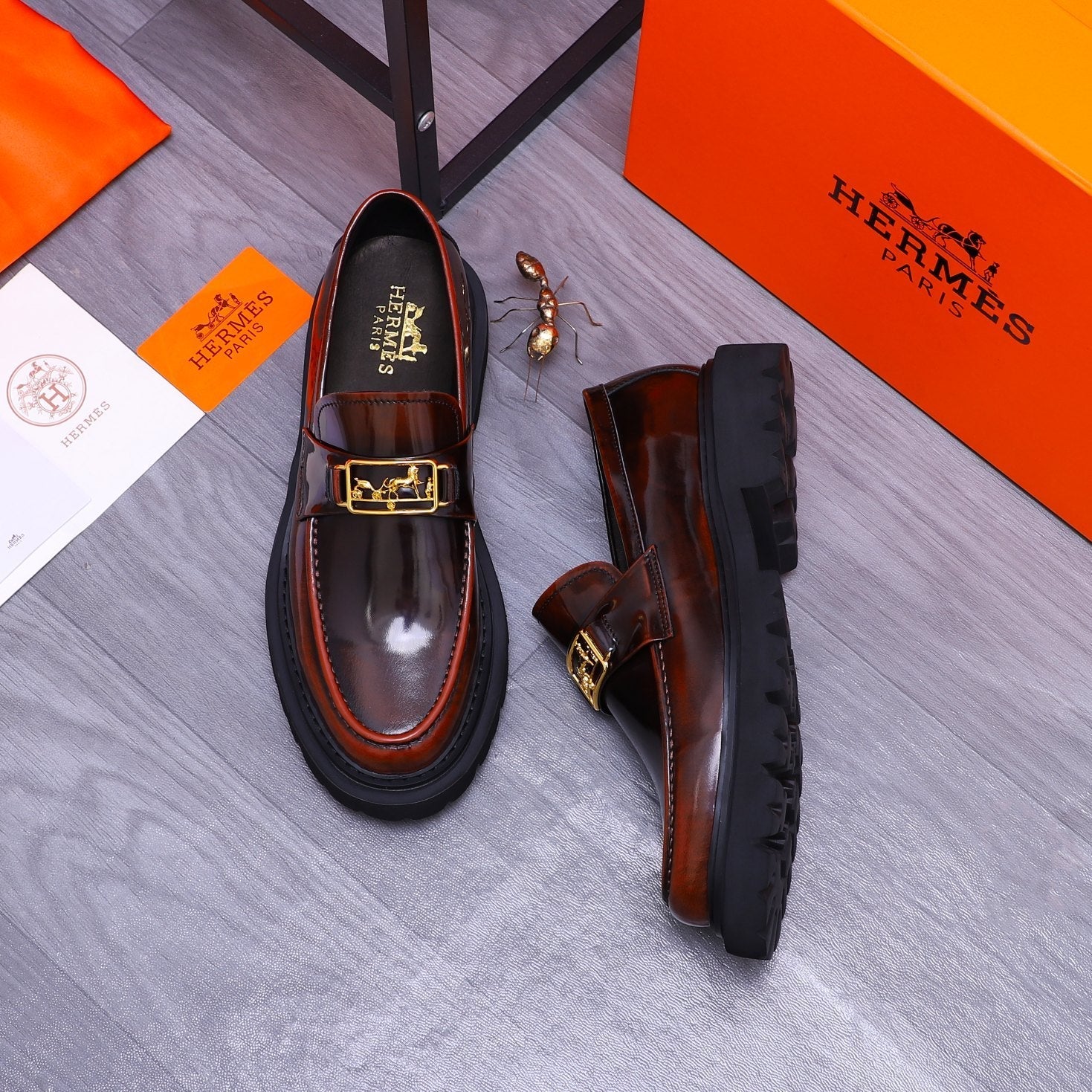 HM GOLD BUCKLE LOAFER GLOSSY WINE CALFSKIN