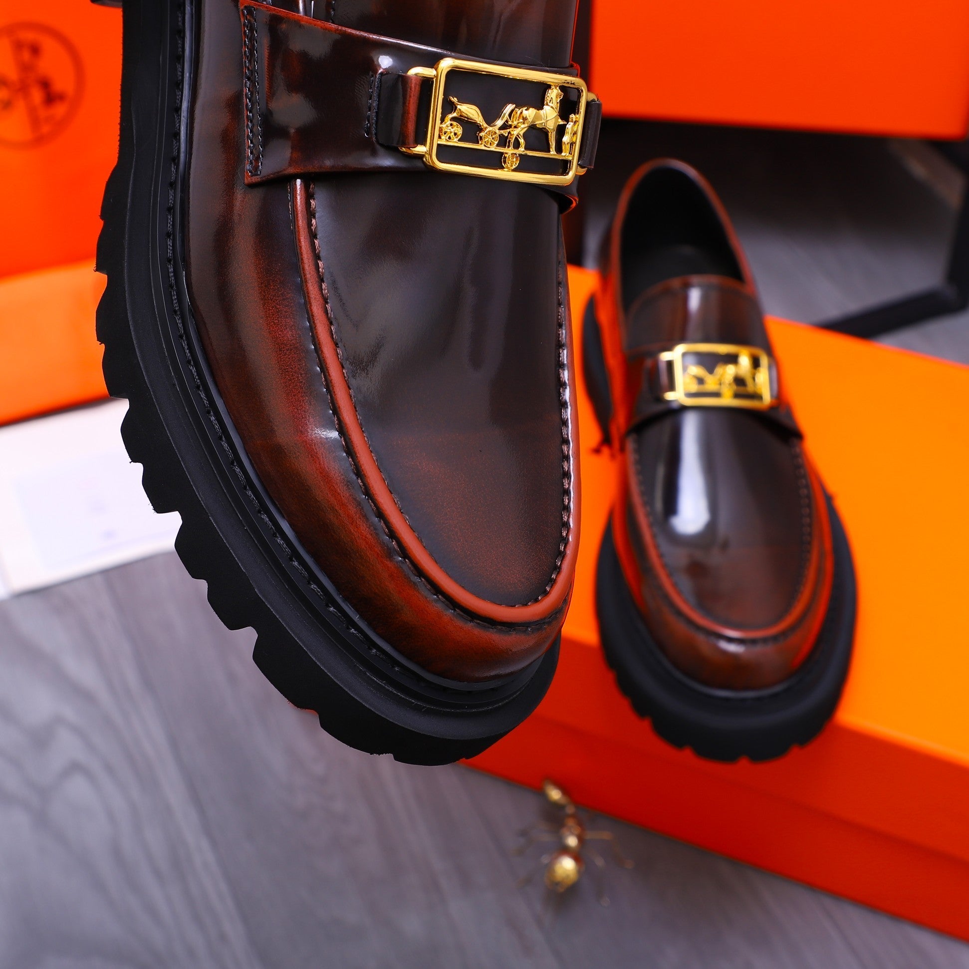 HM GOLD BUCKLE LOAFER GLOSSY WINE CALFSKIN