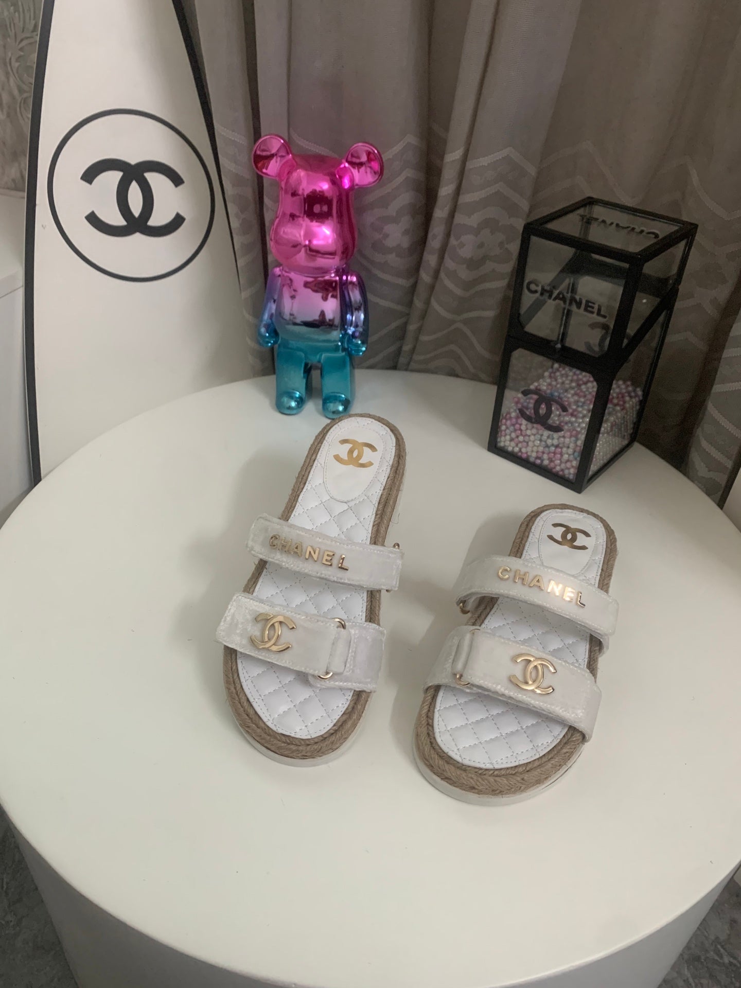 CHANEL 26S SLIDE SANDALS IN WHITE VELVET AND CALFSKIN WITH ROPE SOLE GOLD HARDWARE