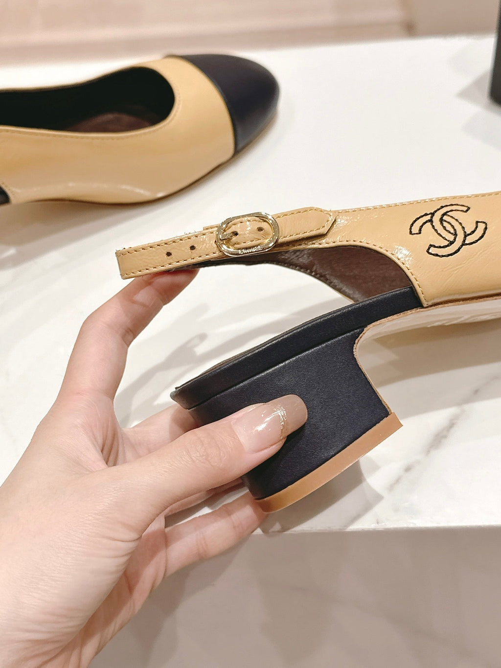 SLINGBACKS PEANUT BROWN MIX BLACK SHEEPSKIN