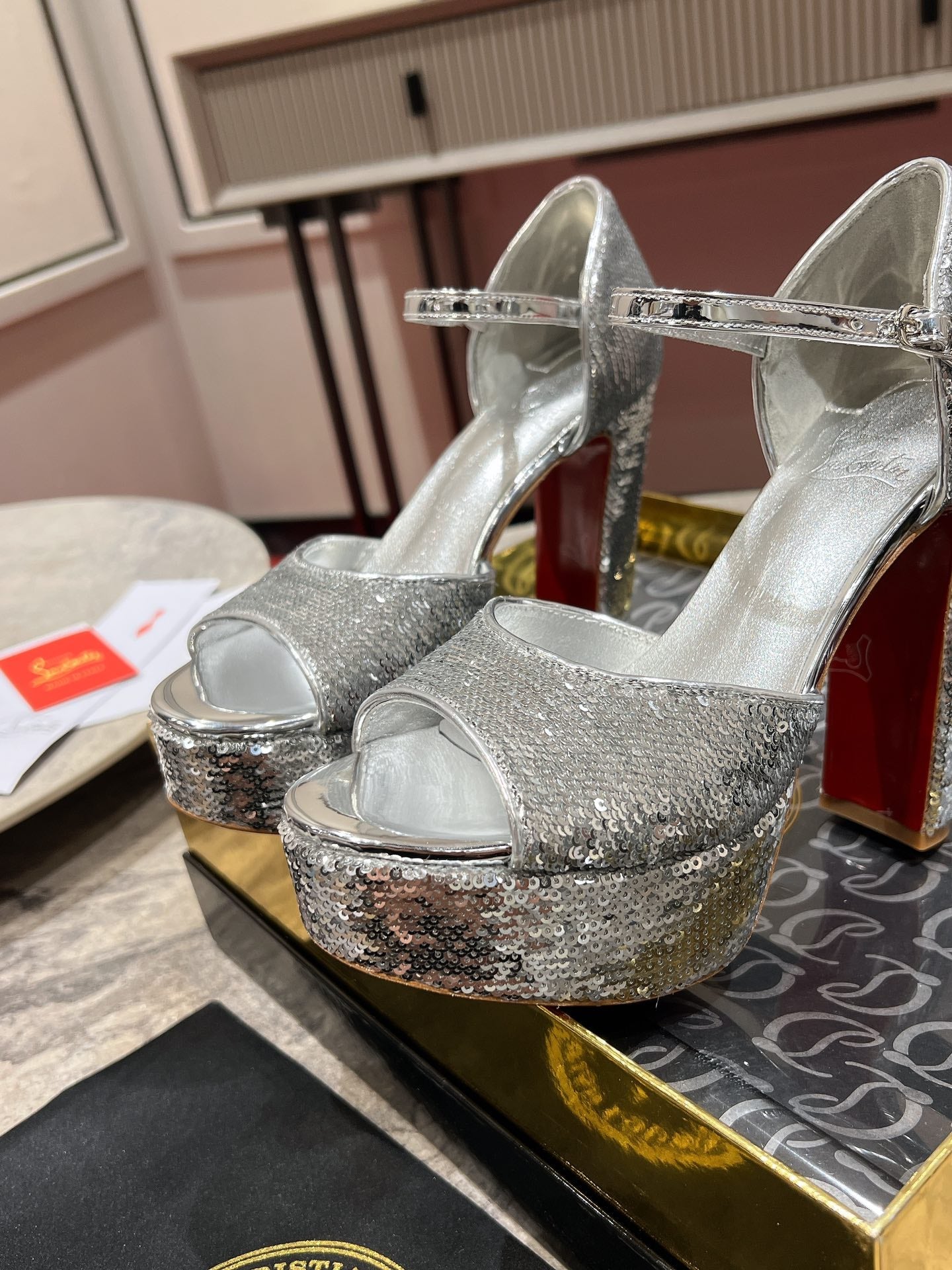 GLITTER SANDALOO PLATFORM SANDALS 130MM IN SILVER-TONE CALFSKIN