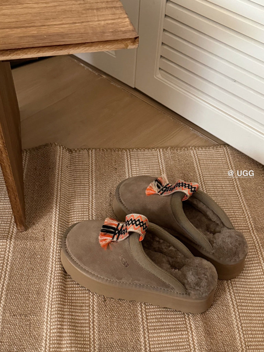 TAZZLE SLIPPER IN MEDIUM BROWN SUEDE
