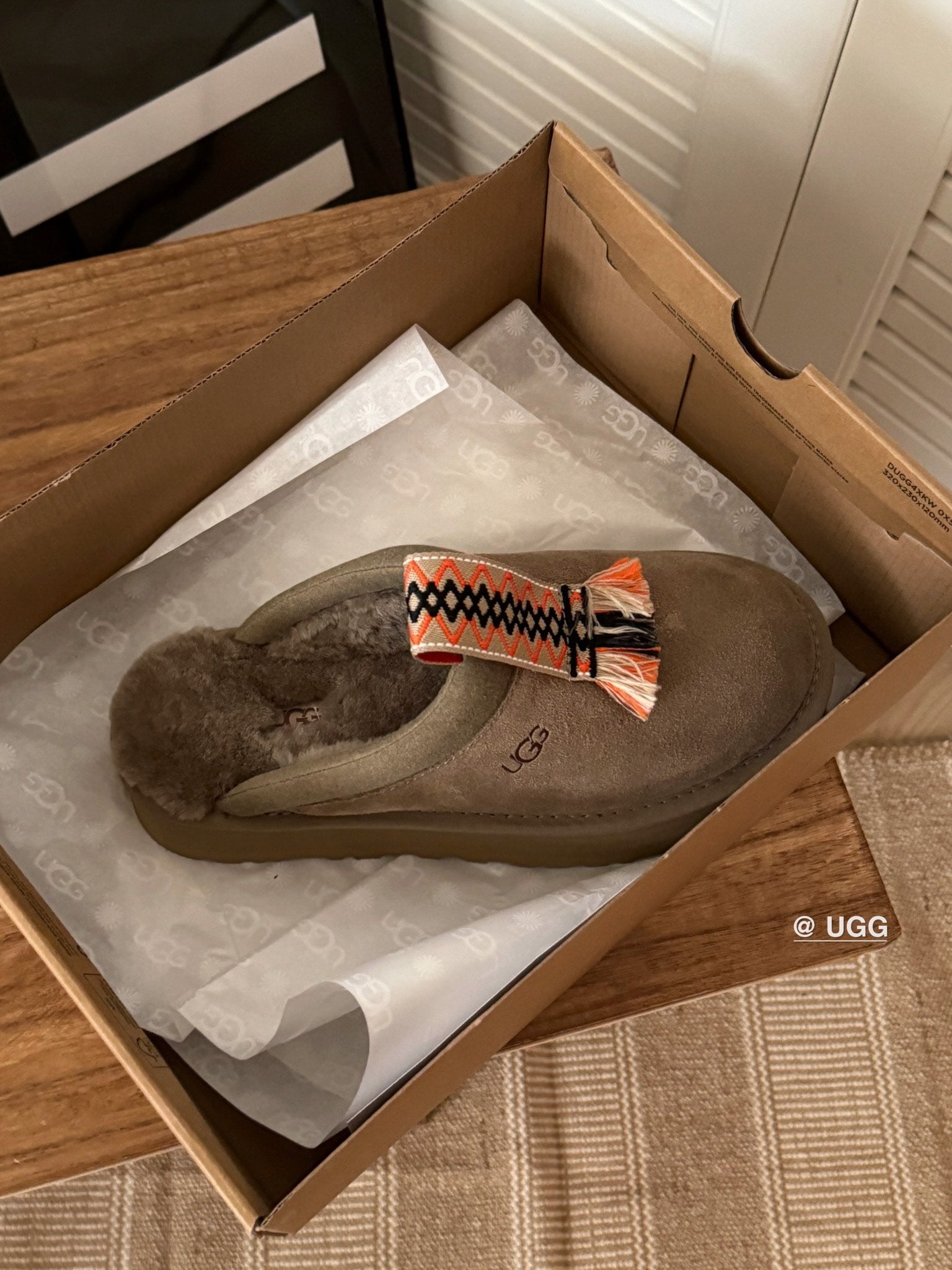 TAZZLE SLIPPER IN MEDIUM BROWN SUEDE