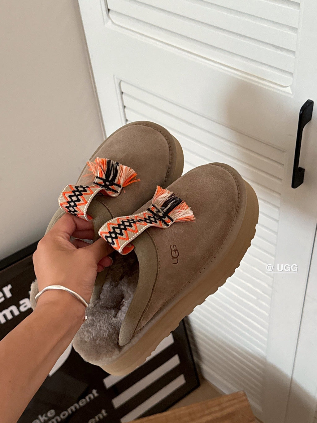 TAZZLE SLIPPER IN MEDIUM BROWN SUEDE