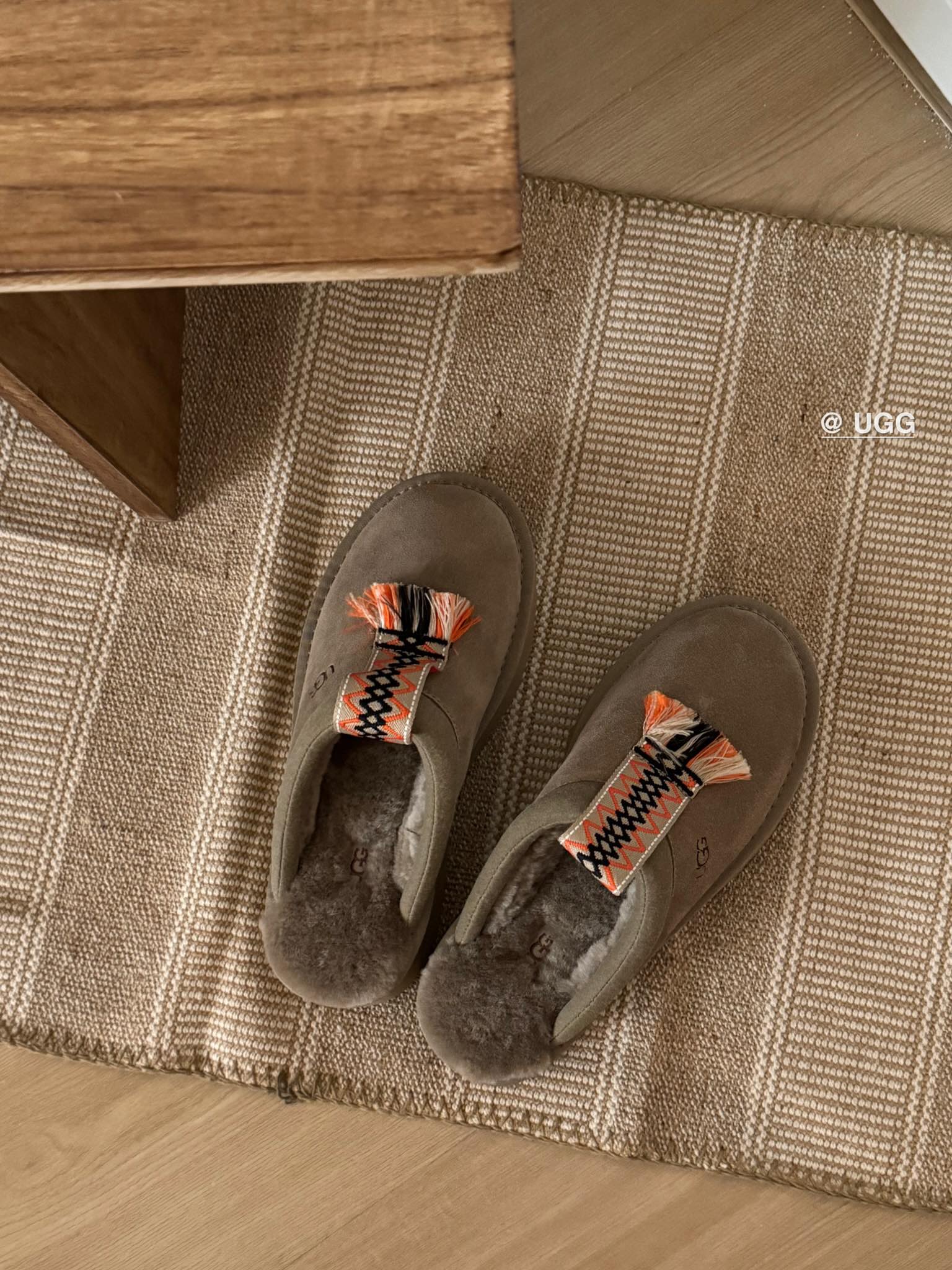 TAZZLE SLIPPER IN MEDIUM BROWN SUEDE