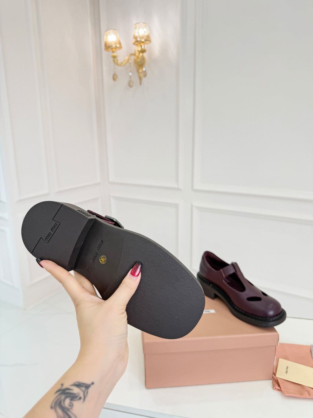 MIUMIU 26S SANDAL 35MM IN DARK RED BROWN CALFSKIN WITH STYLIZED T-STRING
