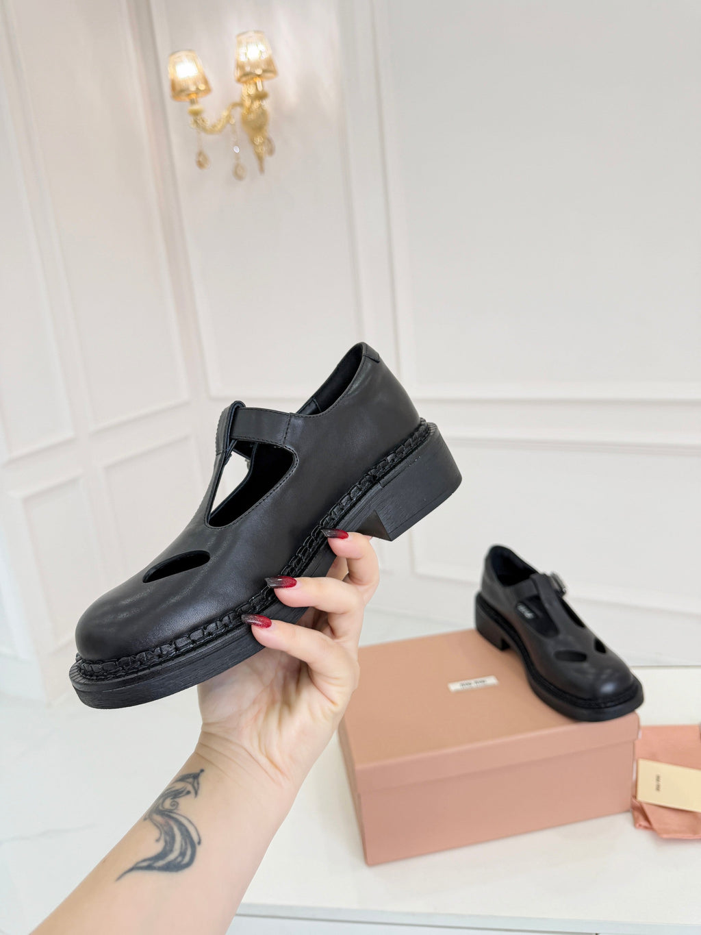 MIUMIU 26S SANDAL 35MM IN BLACK CALFSKIN WITH STYLIZED T-STRING