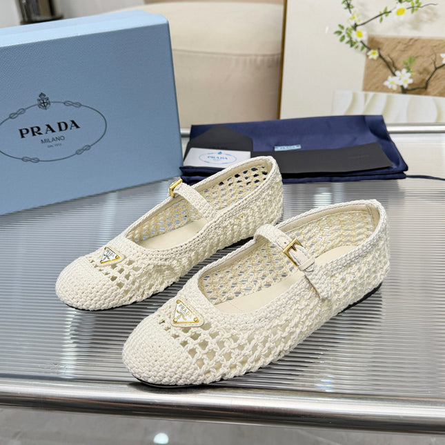 PRADA 26S MARY JANE FLATS IN CREAM WHITE WOVEN RAFFIA WITH TRIANGLE LOGO