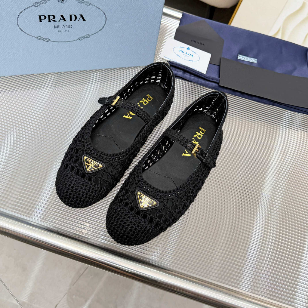 PRADA 26S MARY JANE FLATS IN BLACK WOVEN RAFFIA WITH TRIANGLE LOGO