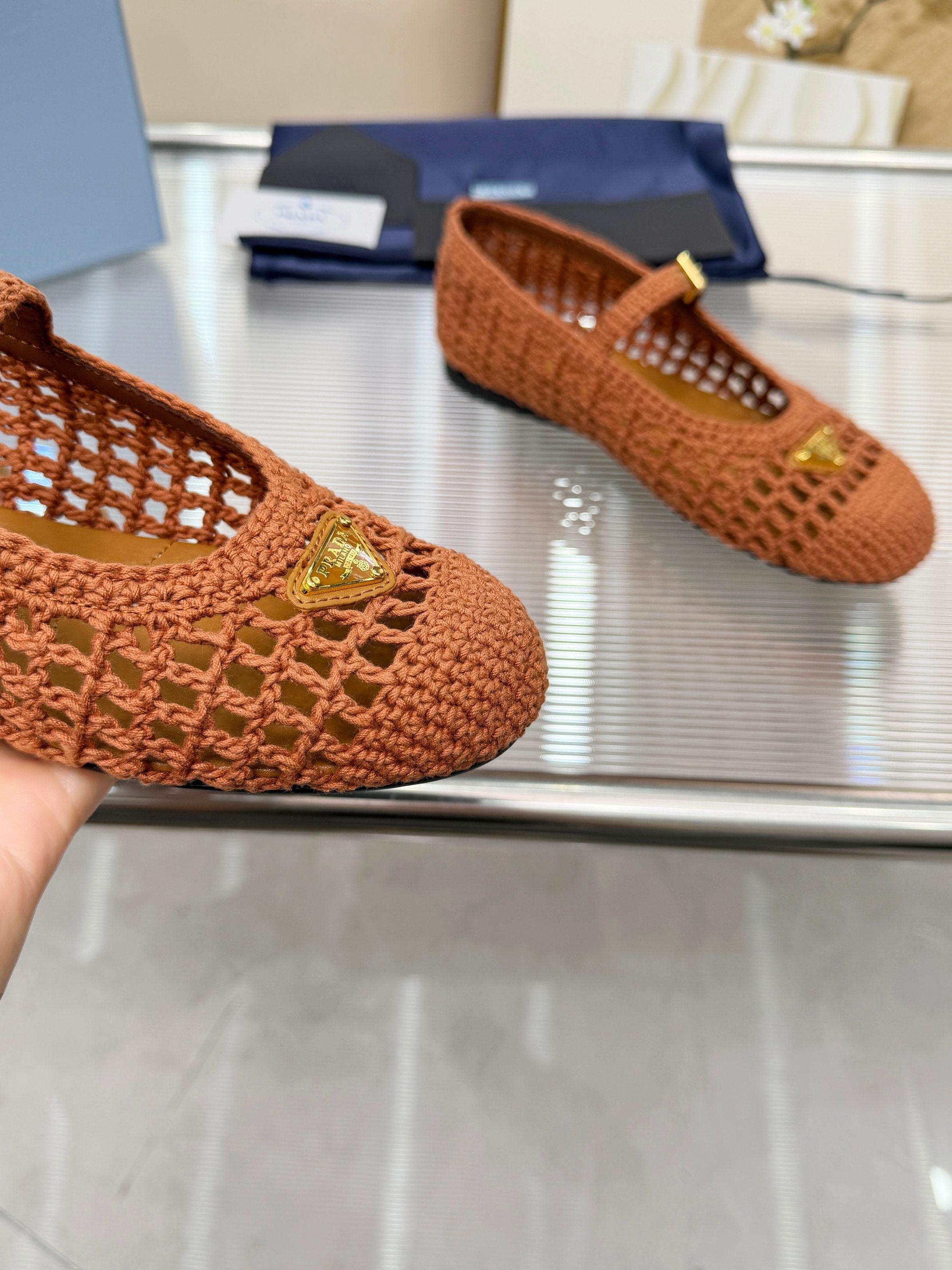 PRADA 26S MARY JANE FLATS IN CARAMEL BROWN WOVEN RAFFIA WITH TRIANGLE LOGO