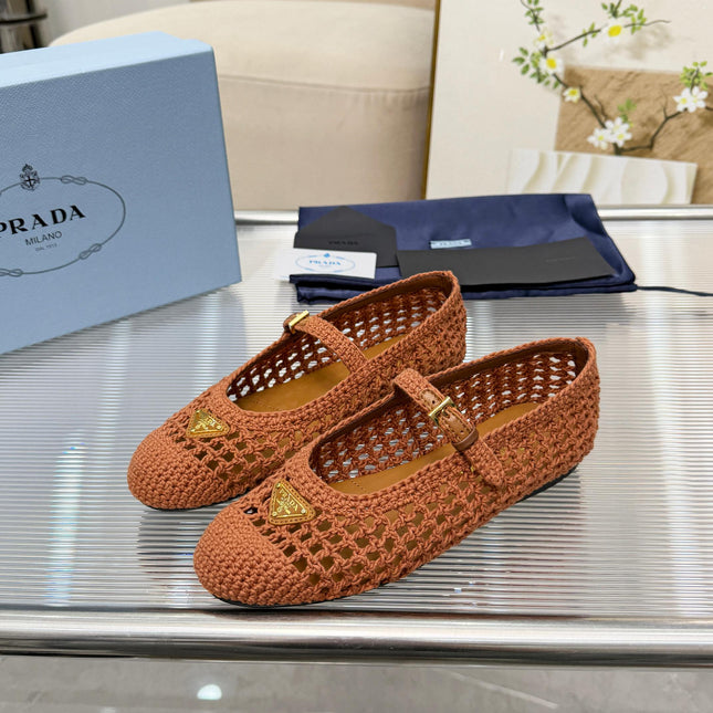 PRADA 26S MARY JANE FLATS IN CARAMEL BROWN WOVEN RAFFIA WITH TRIANGLE LOGO