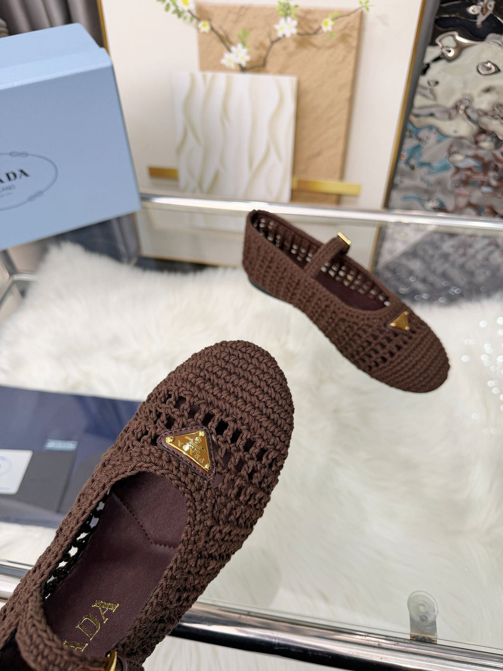 PRADA 26S MARY JANE FLATS IN DARK BROWN WOVEN RAFFIA WITH TRIANGLE LOGO
