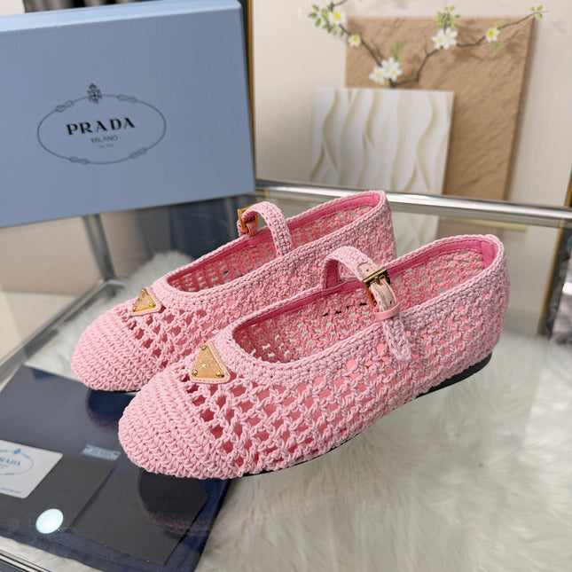 PRADA 26S MARY JANE FLATS IN PINK WOVEN RAFFIA WITH TRIANGLE LOGO