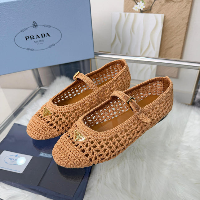 PRADA 26S MARY JANE FLATS IN BROWN WOVEN RAFFIA WITH TRIANGLE LOGO
