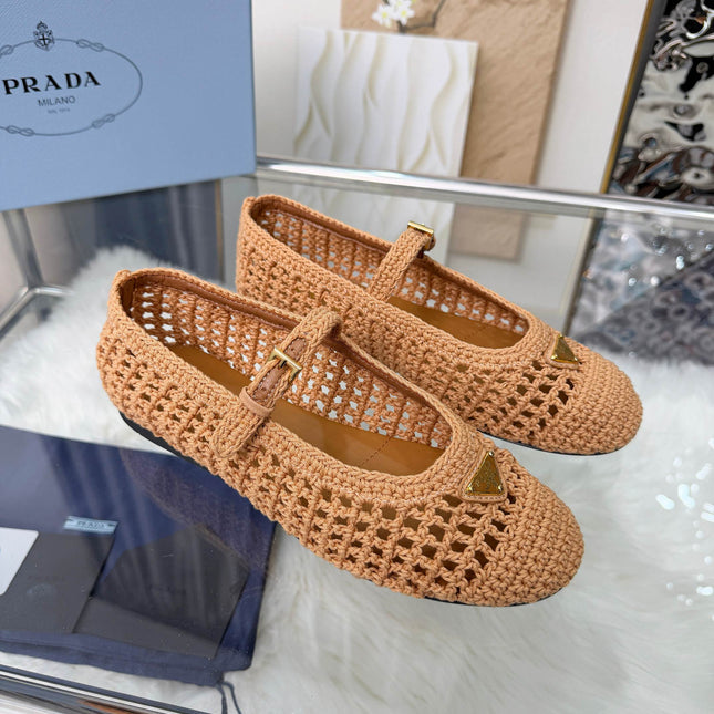 PRADA 26S MARY JANE FLATS IN BROWN WOVEN RAFFIA WITH TRIANGLE LOGO