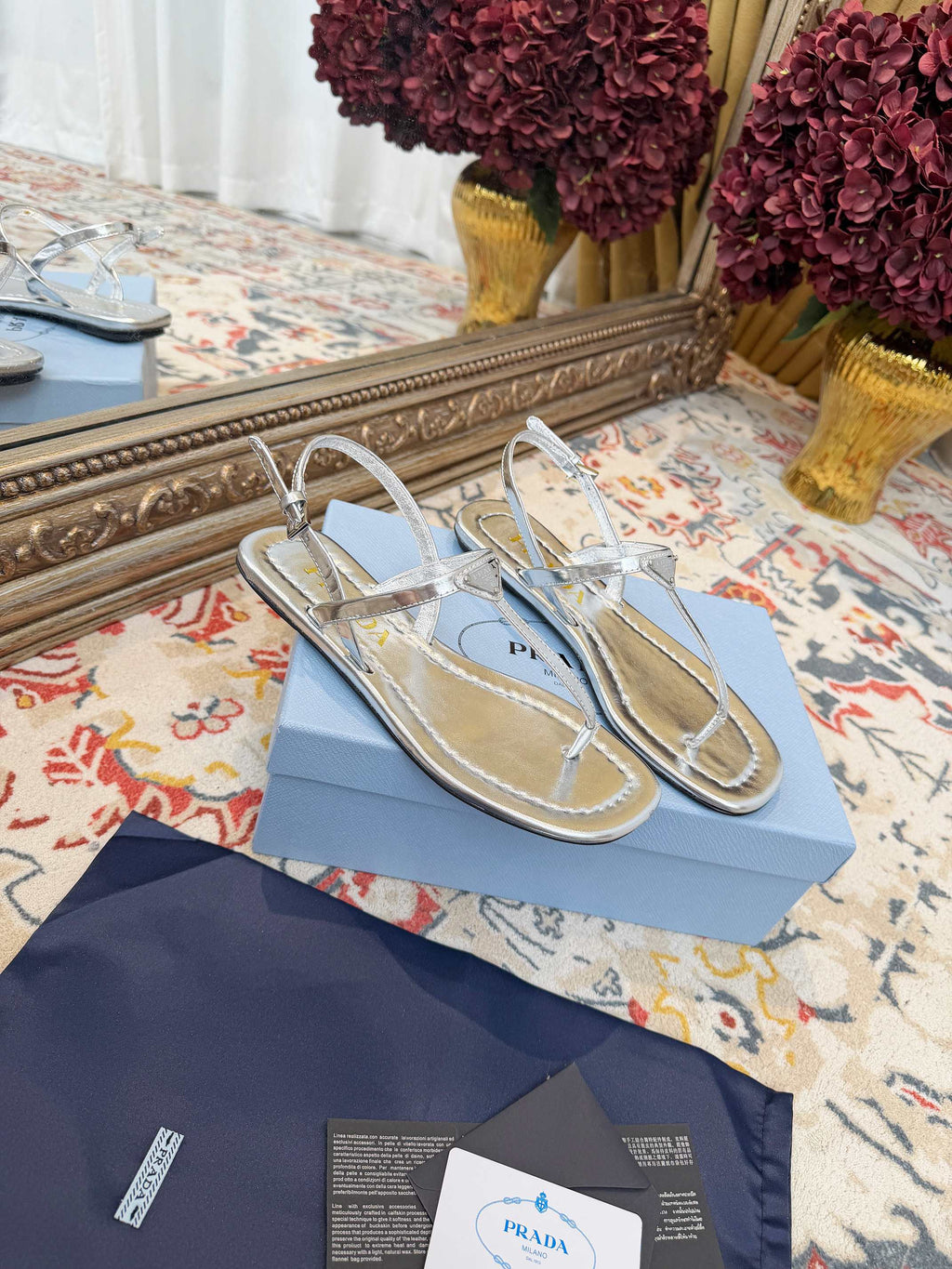 PRADA 26S THONG SANDALS IN SILVER CALFSKIN TRIANGLE LOGO