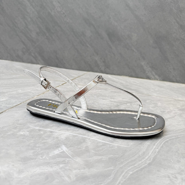 PRADA 26S THONG SANDALS IN SILVER CALFSKIN TRIANGLE LOGO